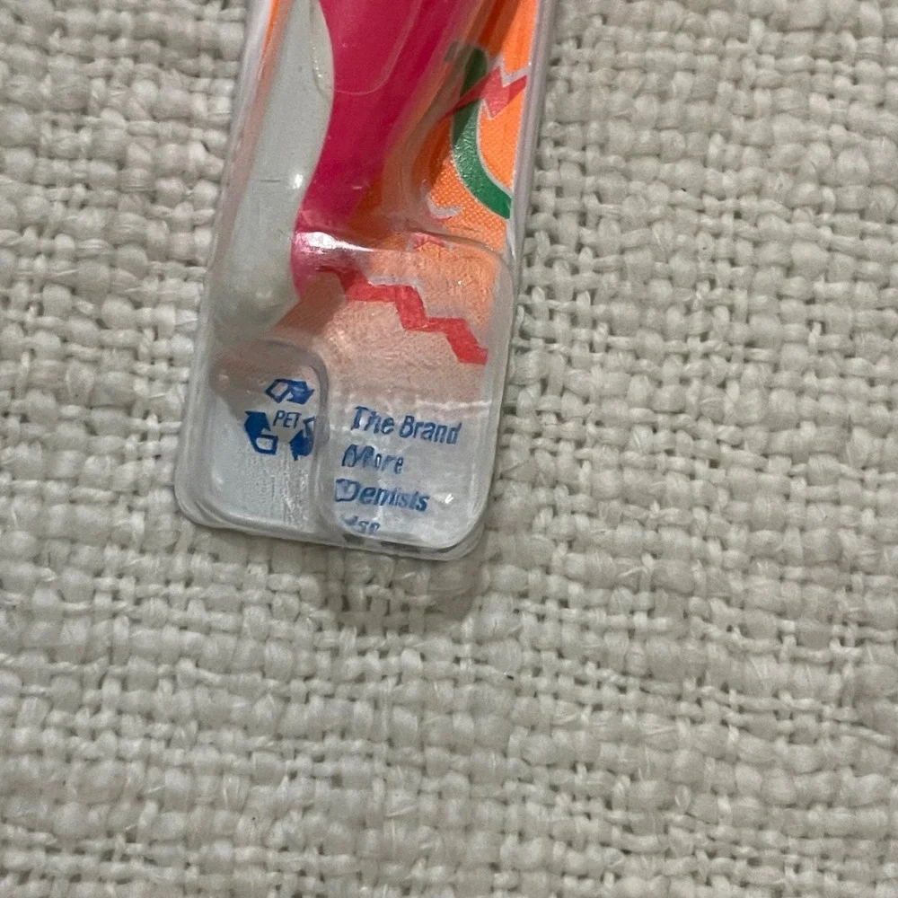 Oral-B Squish Grip Kids Toothbrush Ages 1-8 Pink Orange Vintage Made in Ireland